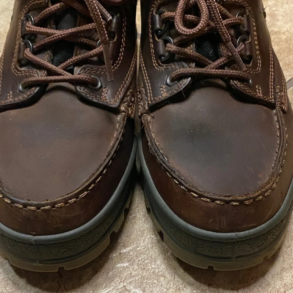 Ecco Men's Rich Brown Leather Hiking /Track Shoes 44 Goretex  Breathable